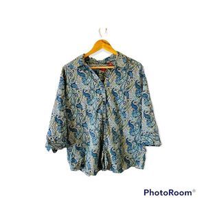 Valerie Stevens Paisley floral pint 3/4 sleeve button Down blouse